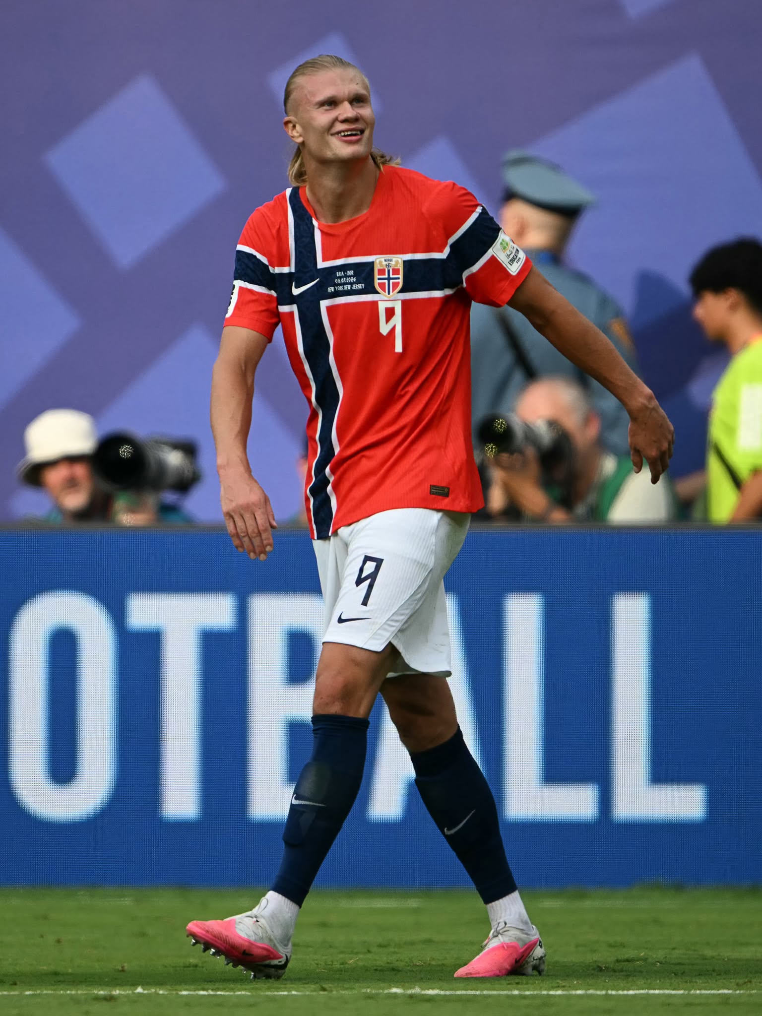 Norway's forward #09 Erling Braut Haaland celebrates scoring his team's first goal during the 2026 World Cup round of 16 football match between Brazil and Norway at the New York/New Jersey Stadium in East Rutherford on July 5, 2026.  (Photo by MAURO PIMENTEL / AFP via Getty Images)