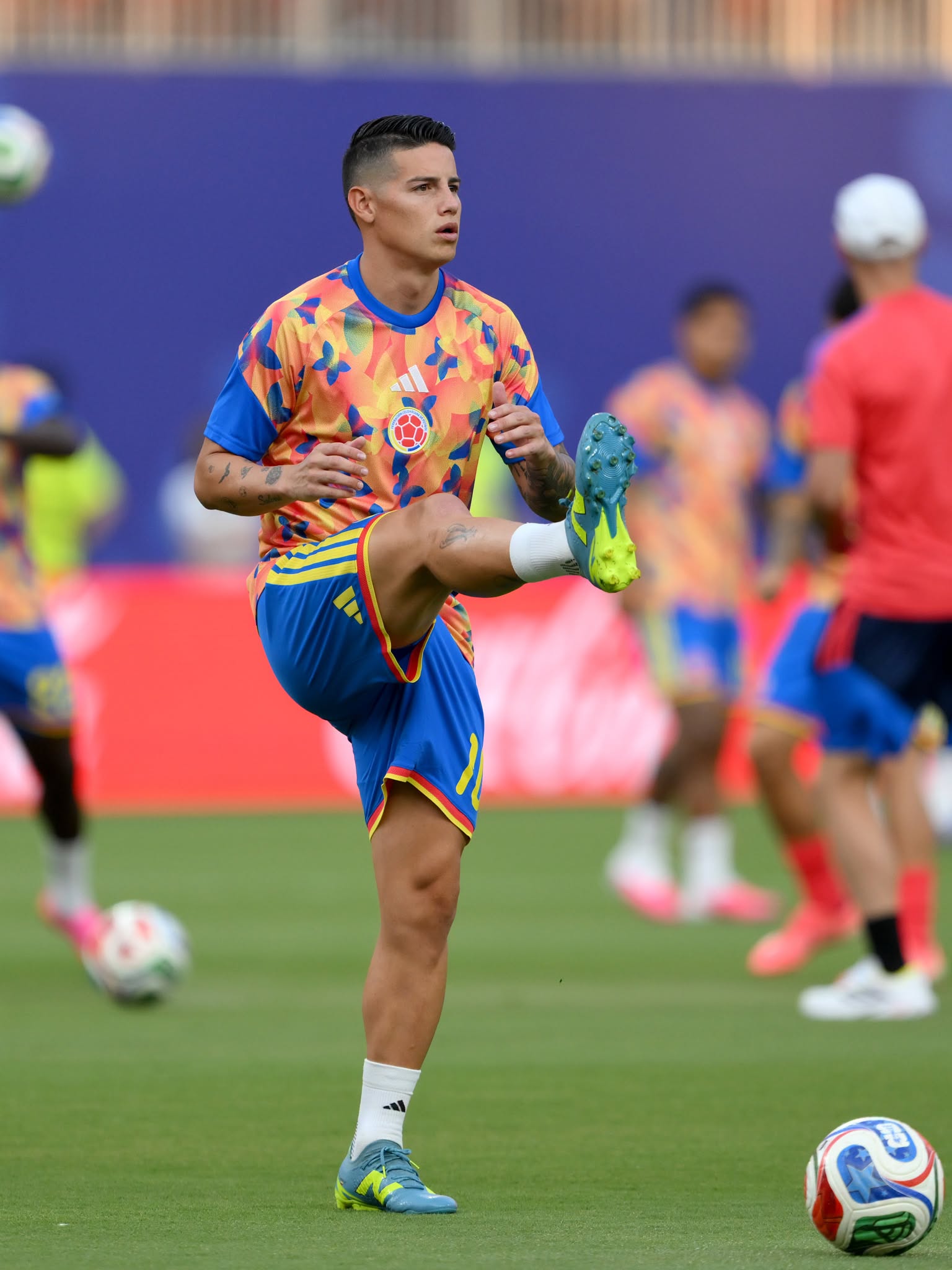 KANSAS CITY, MISSOURI - JULY 03: James Rodriguez #10 of Colombia warms up before the FIFA World Cup 2026 Round of 32 match between Colombia and Ghana at Kansas City Stadium on July 03, 2026 in Kansas City, Missouri. (Photo by David Ramos/Getty Images)
